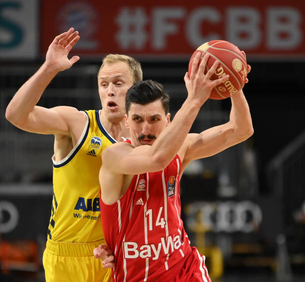 四后卫体系 四后卫体系