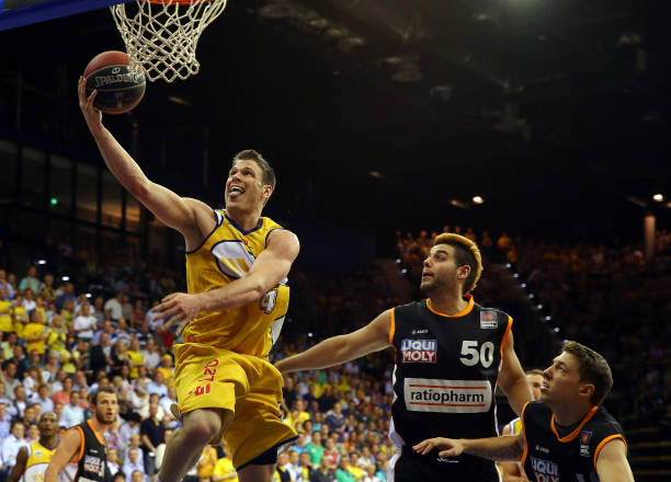 球迷们不仅 球迷们不仅